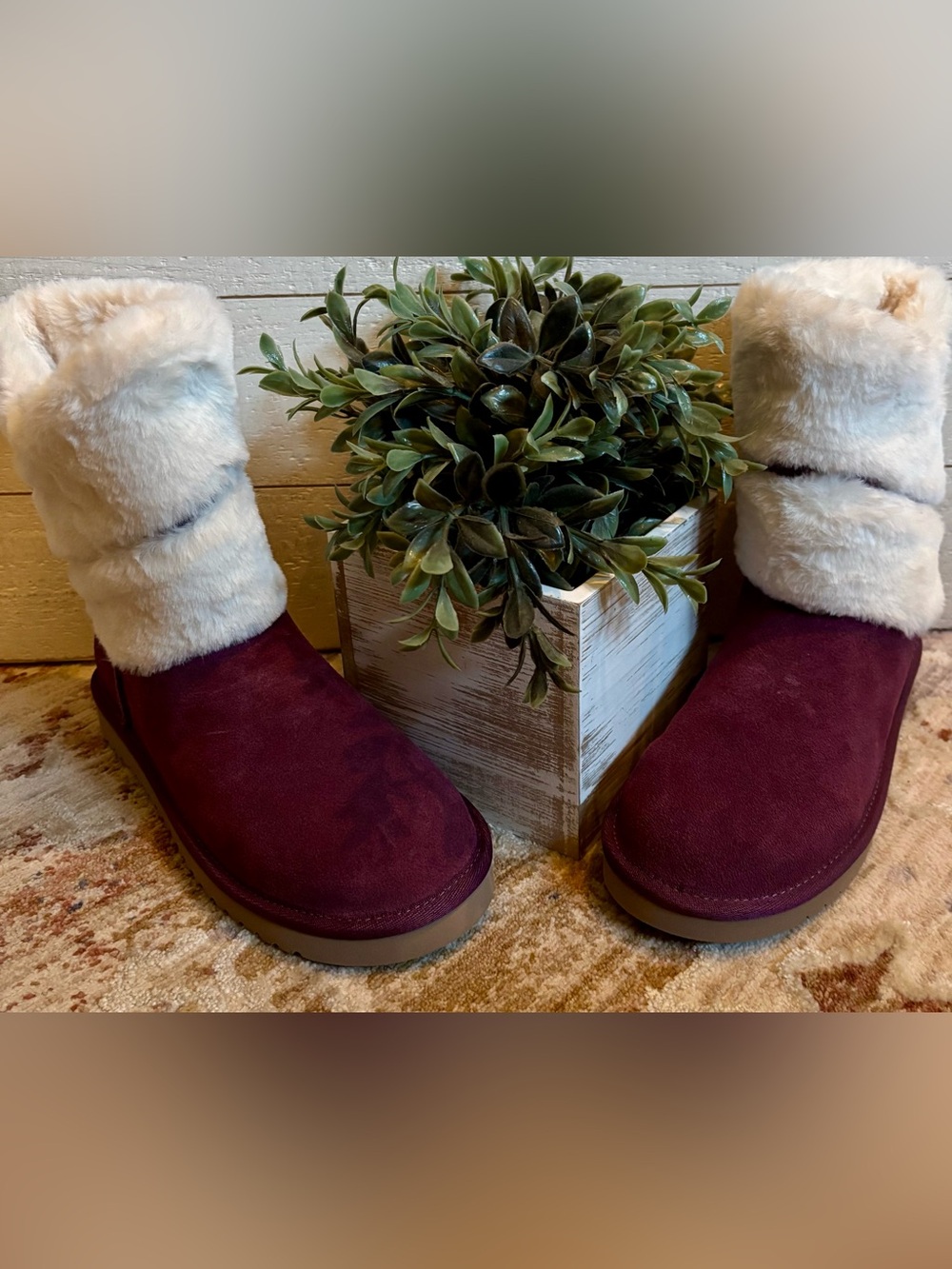 New! Koolburra by UGG Dezi Short Suede Boots